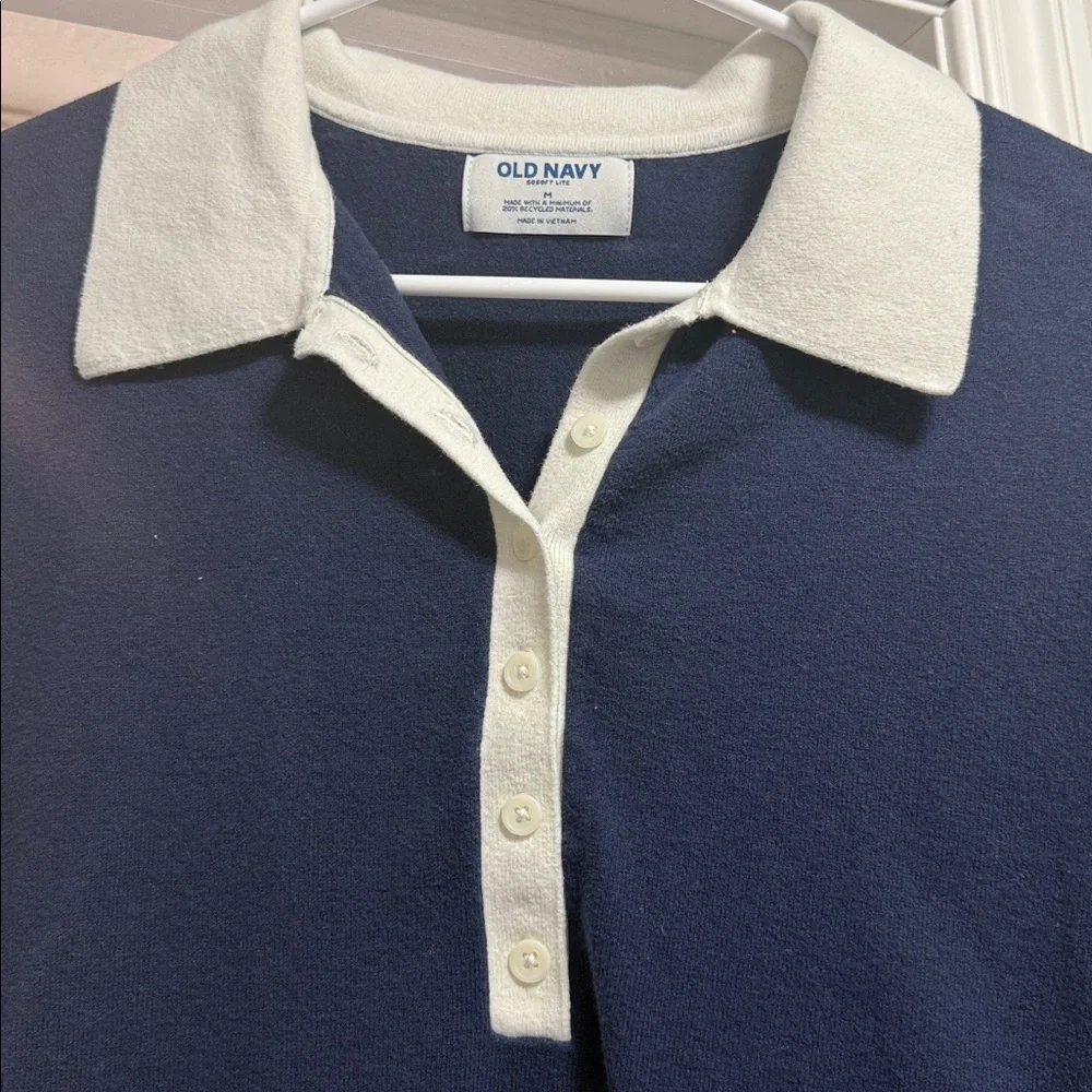 Old Navy Women's Dark Blue Sweater with Cream Collar - Picture 3 of 3